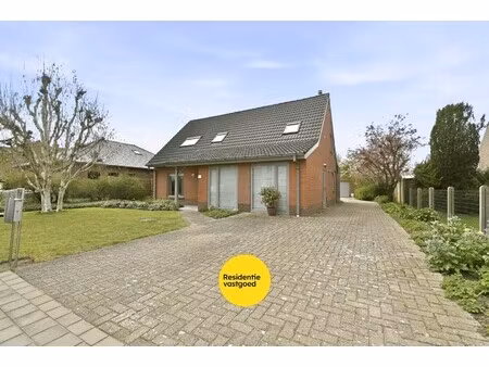 instapklare woning met 4 slaapkamers  garage en carport