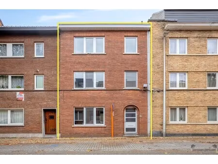 karaktervolle rijwoning met 4 slaapkamers