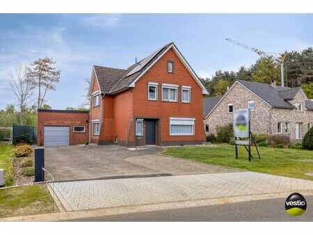 gezinswoning met 3 slaapkamers  bureau en energiezuinige voorzieningen op toplocatie in he