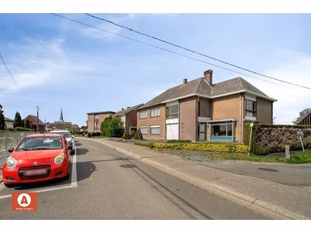 op te frissen woning in hartje londerzeel