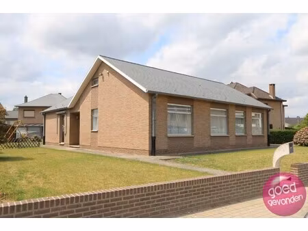 gelijkvloerse woning - 4 slk - tuin - garage - centraal - rust