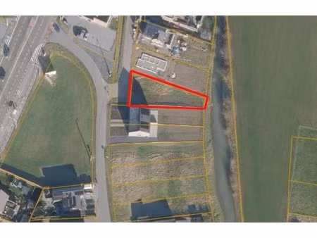 perceel bouwgrond voor open bebouwing