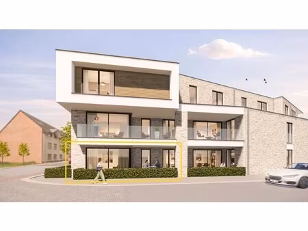 gelijkvloers appartement (96 m²) met 2 slpk  overdekt terras en tuin.