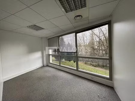 location bureaux 187 m² à 874 m²