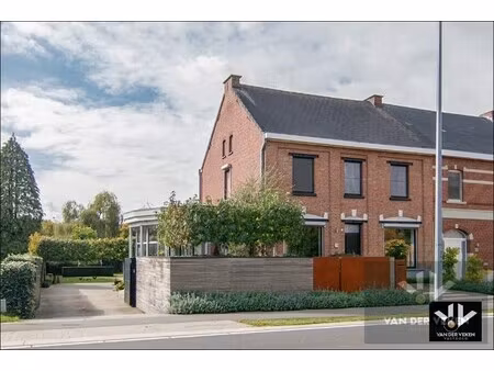 knap afgewerkte  energiezuinige en ruime woning met vier slaapkamers  guesthouse/praktijkr