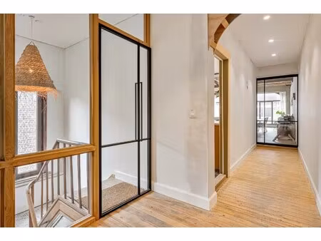 karaktervolle interbellumwoning met loods nabij de markt van gavere