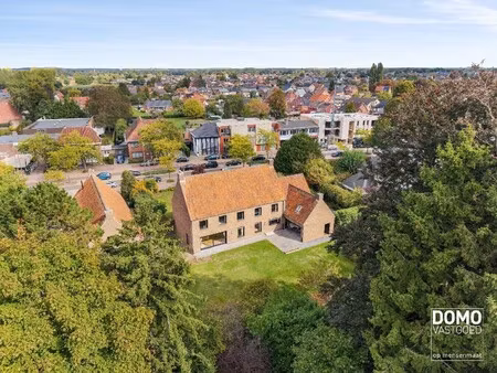 exclusieve statige open bebouwing met zuid gerichte tuin in het centrum van kermt (hasselt