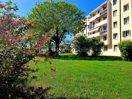 appartement de 57 02 m² à saint-priest