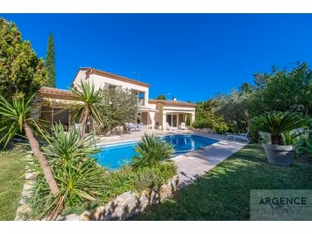 villa familiale dans un cadre idyllique