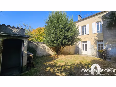 a louer à cognac quartier jardin public - maison de ville -