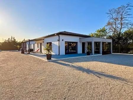 maison de luxe de 160 m2 en vente noves  provence-alpes-côte d'azur