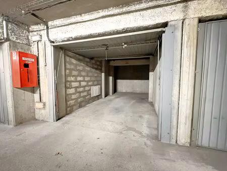 vente parking / box  16.00m²  lyon 03