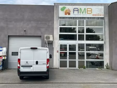 location entrepôt 286 m²