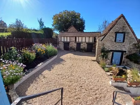 maison a vendre jumilhac le grand  dordogne 3 chambres  jardin  cour et les belles vues