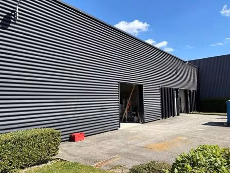 location local d'activités 780 m²