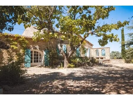 exclusivité - lacoste - mas en pierre avec piscine