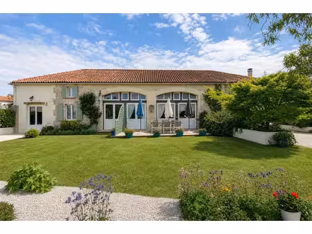 vente maison 7 pièces 201 m² à matha (17160)  280 000 €