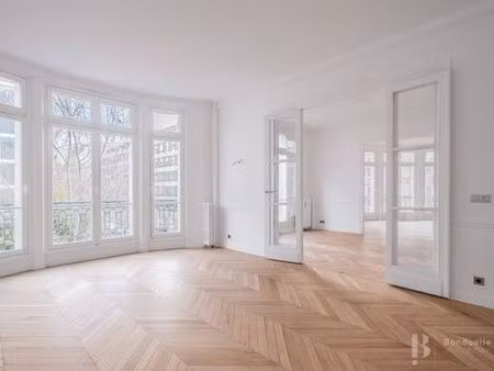 appartement de prestige en location champs-elysées  madeleine  triangle d’or  france