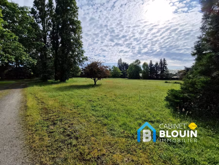 bourg - terrain a batir viabilise