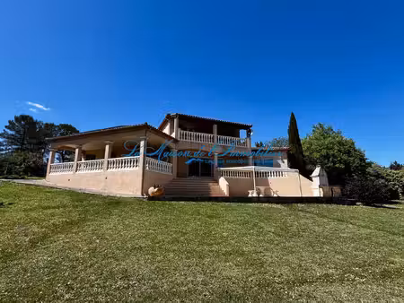 maison type f6 avec piscine  double garage sur 5144m2 de terrain