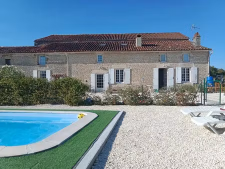 vente maison 9 pièces 213 m² à vergné (17330)  276 000 €
