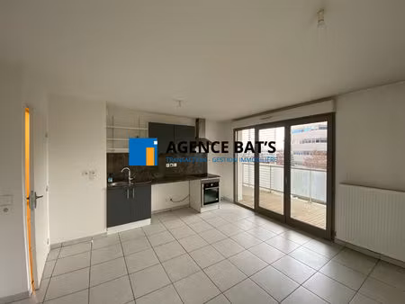 appartement t3 a louer avec garage et terrasse