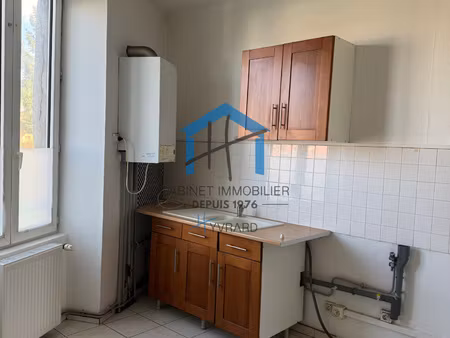 saint chamond - f3 de 60m2 en rez de chaussée