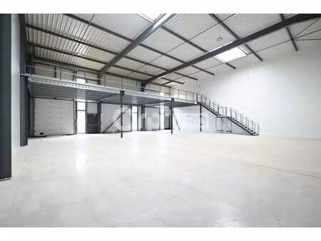 vente local d’activités villefontaine 38090 114m² à 892m²