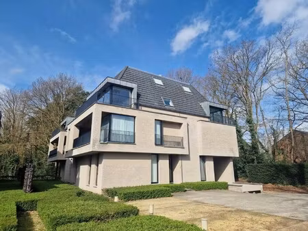 ruim 2-slaapkamer appartement met 2 terrassen