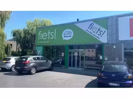 commercieel gelegen winkel te huur in lochristi