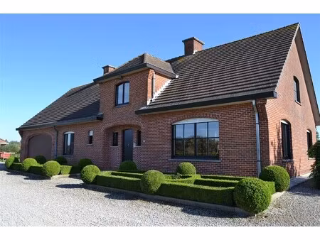 ruime villa met 4 ruime slaapkamers