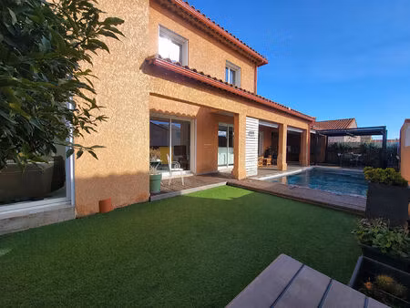 vente maison 6 pièces  173.00m²  latour