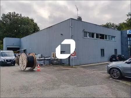 vente local d'activités 1 000 m²