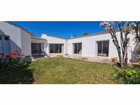 maison de 4 pièces de luxe en vente à la rochelle  france