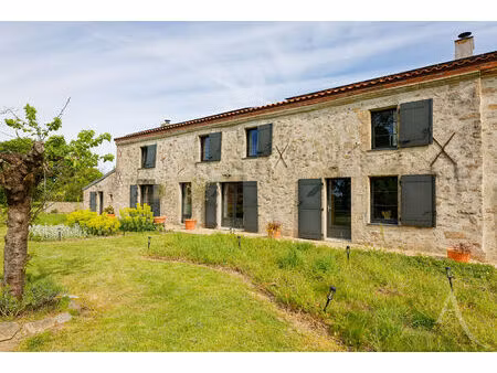 vente maison 6 pièces  252.00m²  legé