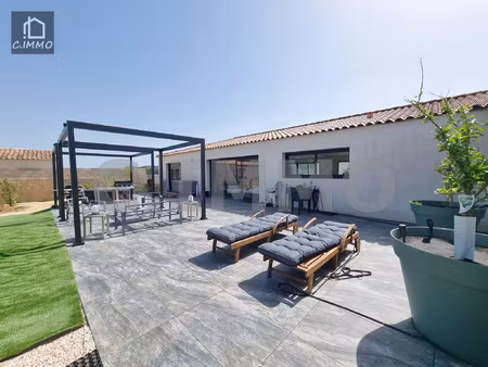 villa de pp de 210 m2 sur terrain avec vue dégagée