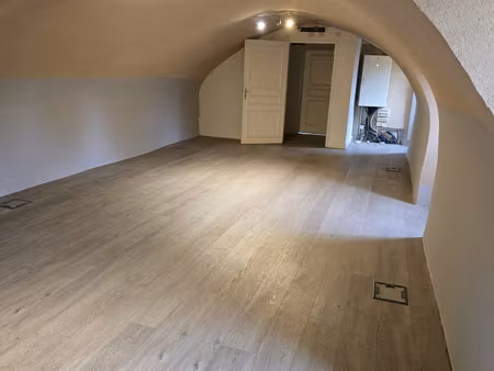 location local commercial 138m² yerres 91330