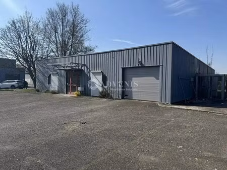location local d'activités 400 m²
