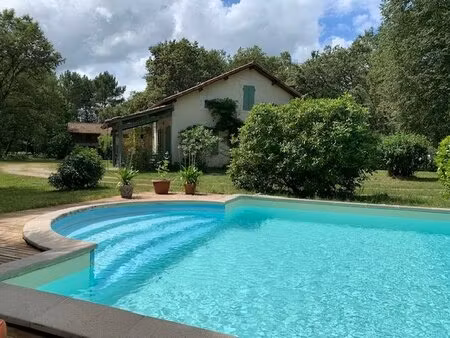 maison de campagne cadre exceptionnel au cœur des chênes