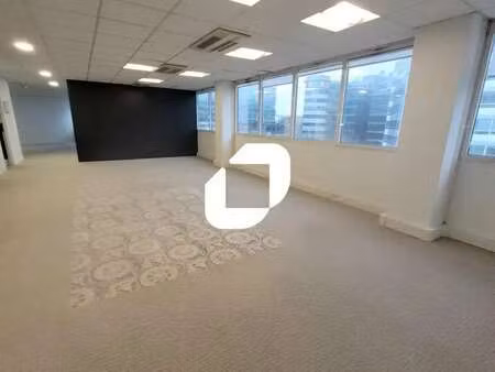 location bureaux 116 m² à 3 017 m²