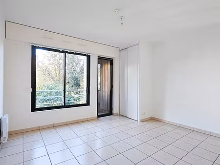 location appartement 1 pièces 20m2 la rochelle 17000 - 463 € - surface privée