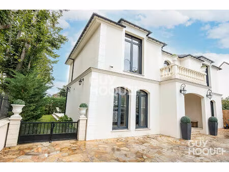 maison d'exception à draveil d'environ 230 m2 sur parcelle de 739 m2