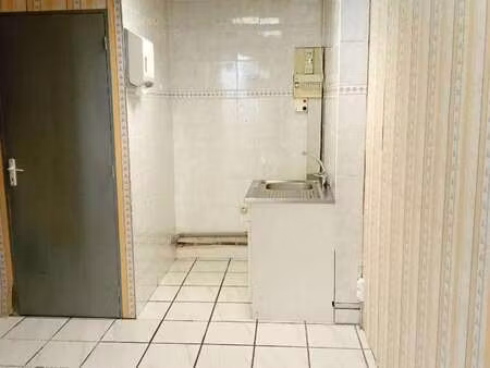 vente bureaux et commerces à pau (64000) : à vendre / 30m² pau