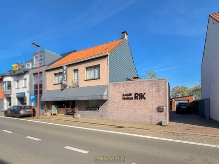 commercieel te koop in kruisem met 3 slaapkamers