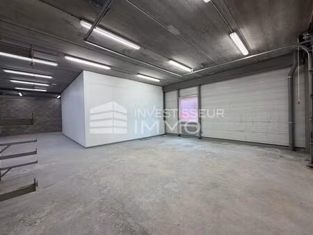 location local d'activités 361 m²