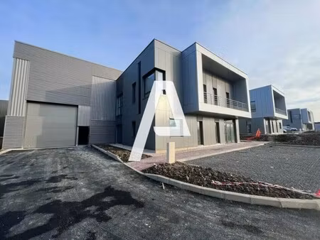 location local d'activités 691 m² à 4 459 m²