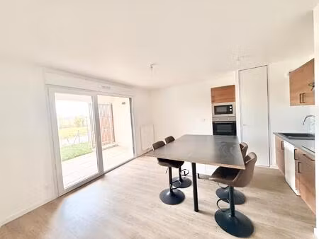 à vendre - t2 avec terrasse et jardin clos au rdc