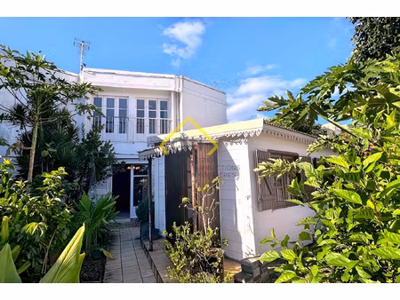 a vendre maison 4 chambres avec garage double et annexe indé