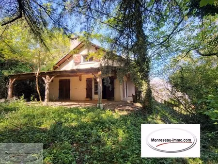 propriété familiale endormie qui ne demande qu'à revivre !