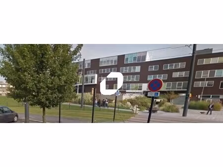 vente commerce 1 901 m²